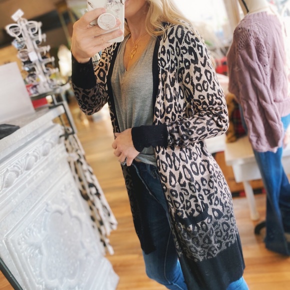 FEEL THE ROAR LEOPARD PRINT OMBRE' CARDIGAN - Picture 5 of 6